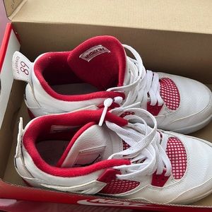 Jordan 4s